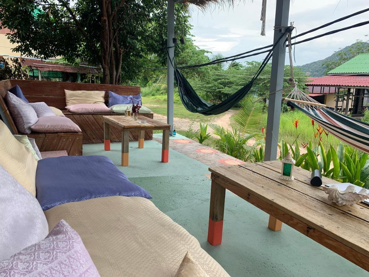 Dahlia Guesthouse Koh Rong Sanloem Esterno foto