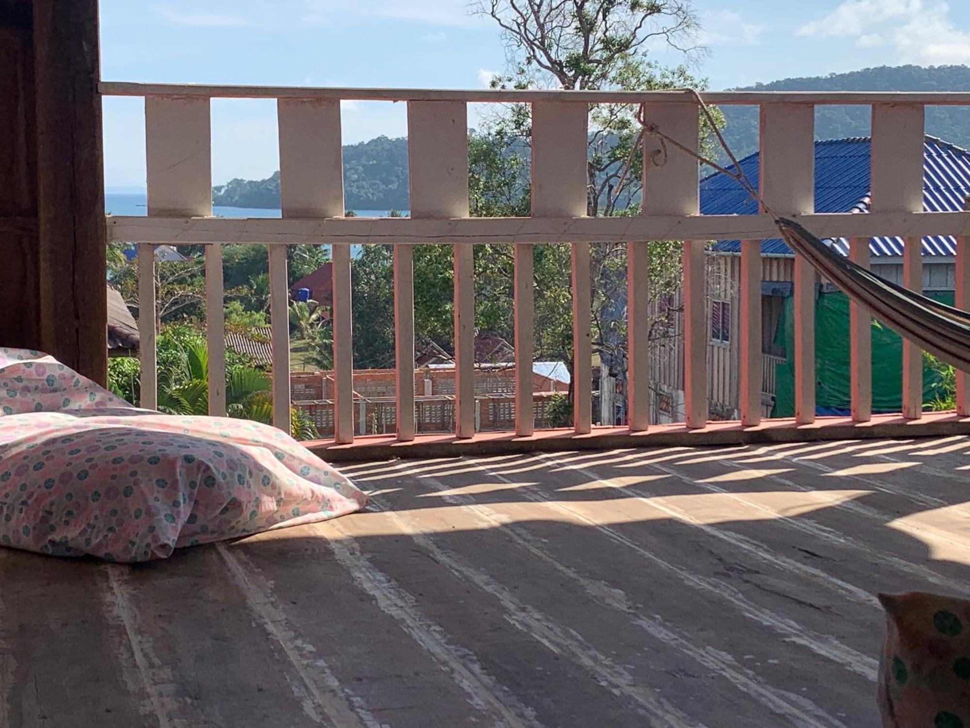 Dahlia Guesthouse Koh Rong Sanloem Esterno foto